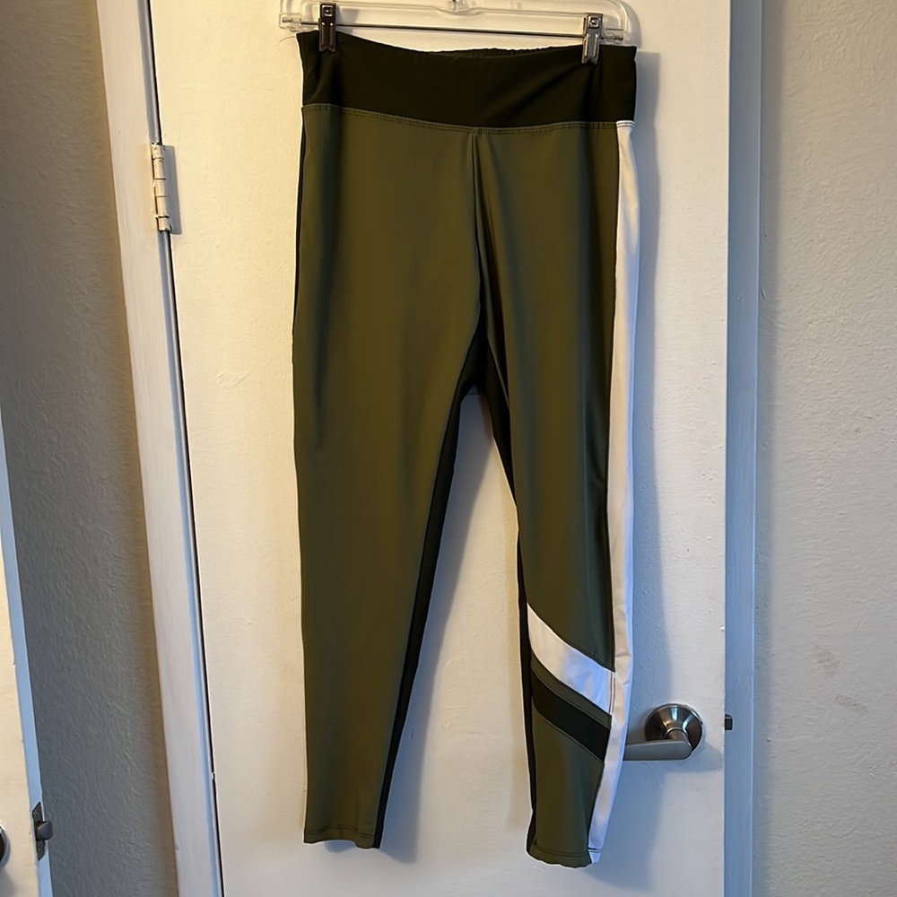 Bundle Of Exercise Leggings. Size Large. - image 2